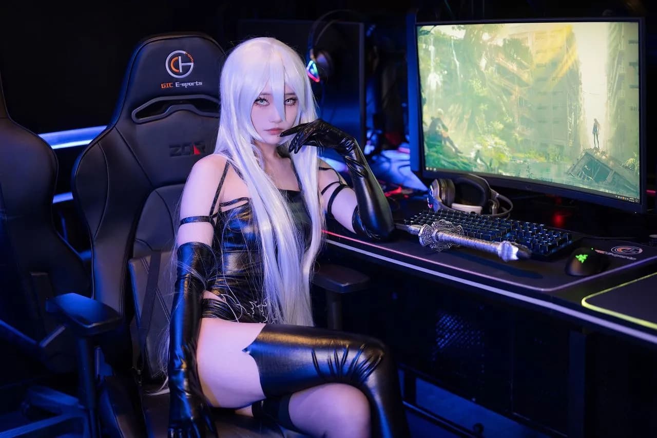 COSPLAY gallery item 1